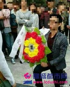 求婚吃瓜视频大全,甜蜜瞬间，笑料百出，见证爱情美好瞬间