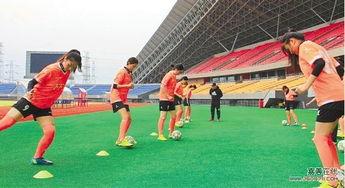 足球女网红长沙人,球场上的魅力女神，网络世界的焦点人物